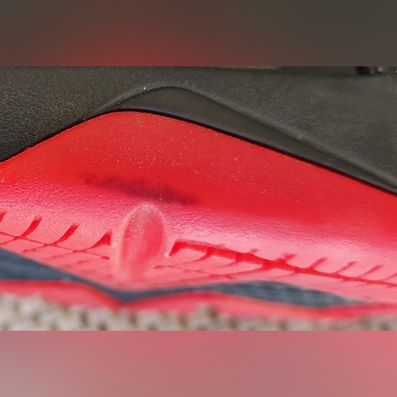 JORDAN MARS 270 'BRED'- SIZE 10- COLOR: BLK/ GYM RED - Picture 11 of 12